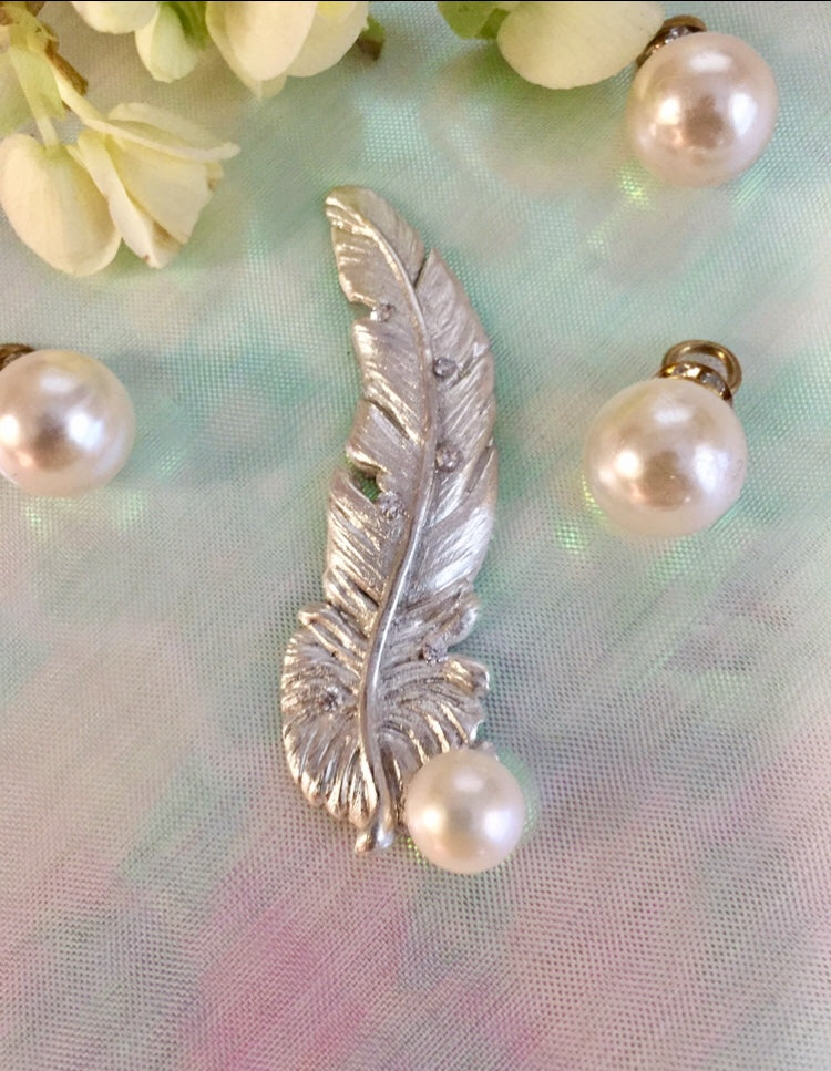 Silver Feather Brooch with pearl .Art Clay Silver Jewelry Handmade, Fine Silver, .999 Pure Silver.